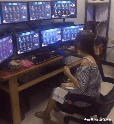 dnf公益服开箱活动毅力帝现身！11张券子从未使用用，上13稳了？193